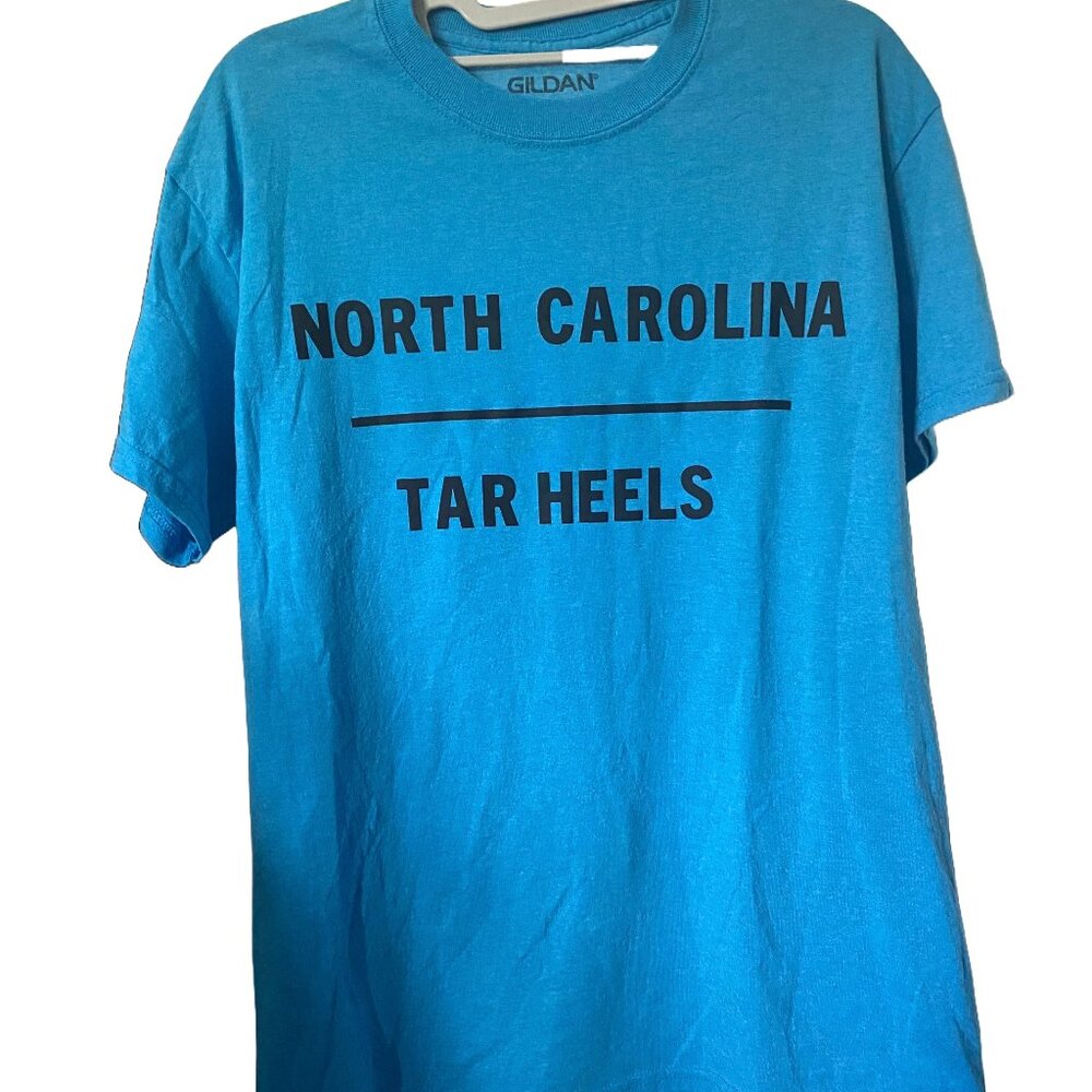 UNC University of North Carolina Tar Heels Gildan Tee Shirt, Medium